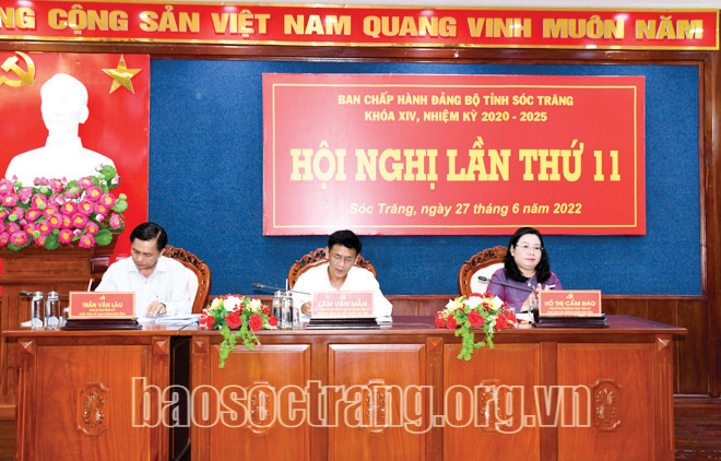 Các đồng chí Thường trực Tỉnh ủy tại Hội nghị lần thứ 11 ban Chấp hành Đảng bộ tỉnh Sóc Trăng khóa XIV, nhiệm kỳ 2020-2025.